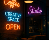 Tại Sao Nên Lựa Chọn Đèn Neon Sign Cho Quán Cafe, Studio Năm 2025?