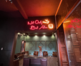 Neon Sign Cho Quán Cafe: Chọn Kích Thước & Màu Ánh Sáng Chuẩn Đẹp